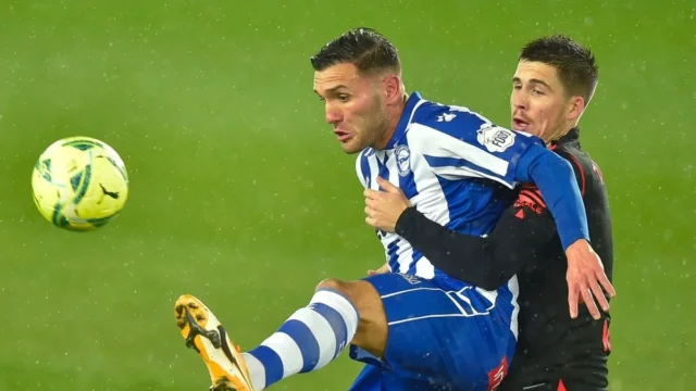 Fußball: „Meine Eltern haben mich mit 2 Jahren verlassen, und heute fordern sie Geld von mir!“ Die schreckliche Geschichte eines spanischen Spielers