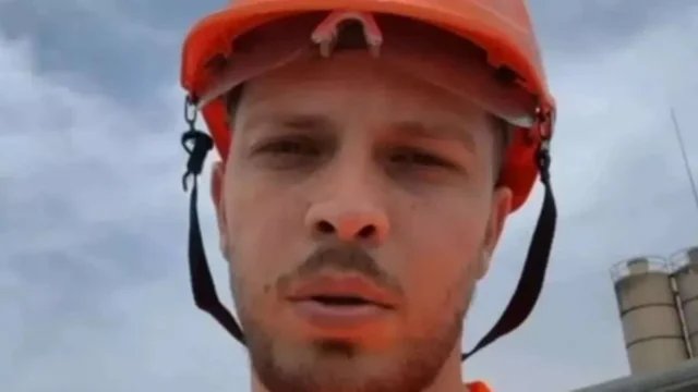 Ein ehemaliger Fußballer, der Cristiano Ronaldo sehr nahestand, hat ein neues Leben auf einer Baustelle!